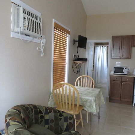 Halls Cottages Honey Harbor 外观 照片