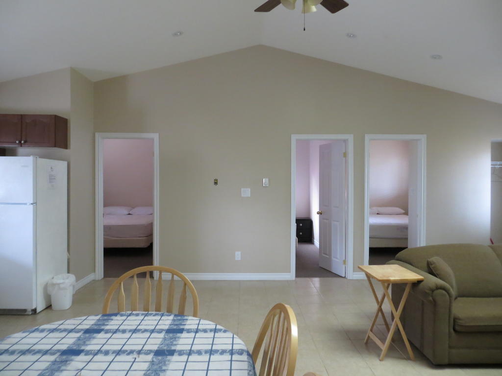 Halls Cottages Honey Harbor 客房 照片