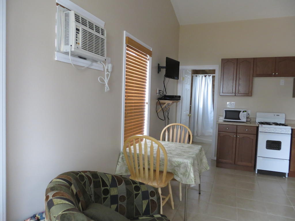 Halls Cottages Honey Harbor 外观 照片