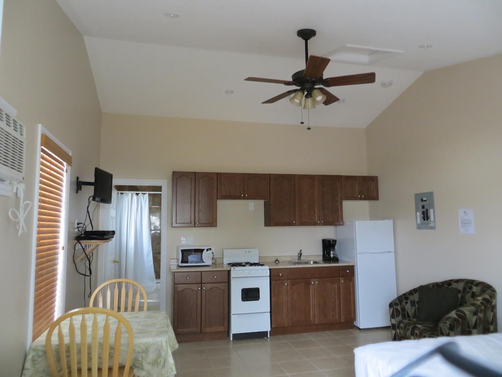 Halls Cottages Honey Harbor 外观 照片