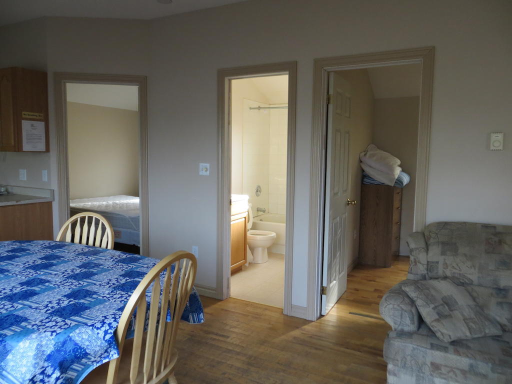 Halls Cottages Honey Harbor 客房 照片