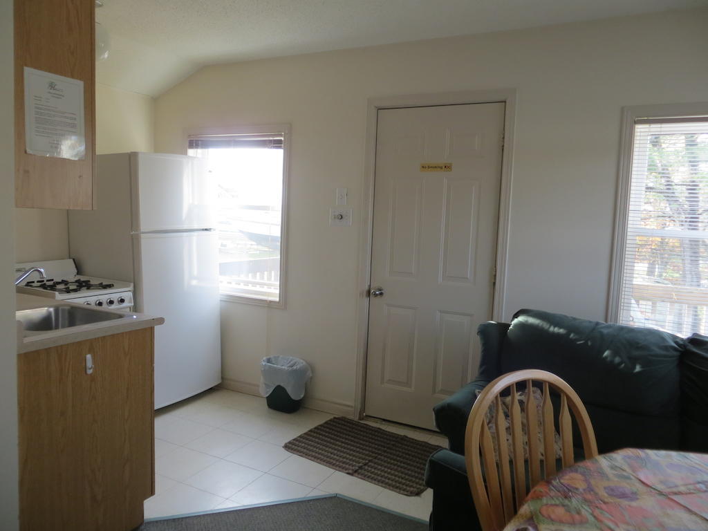 Halls Cottages Honey Harbor 客房 照片