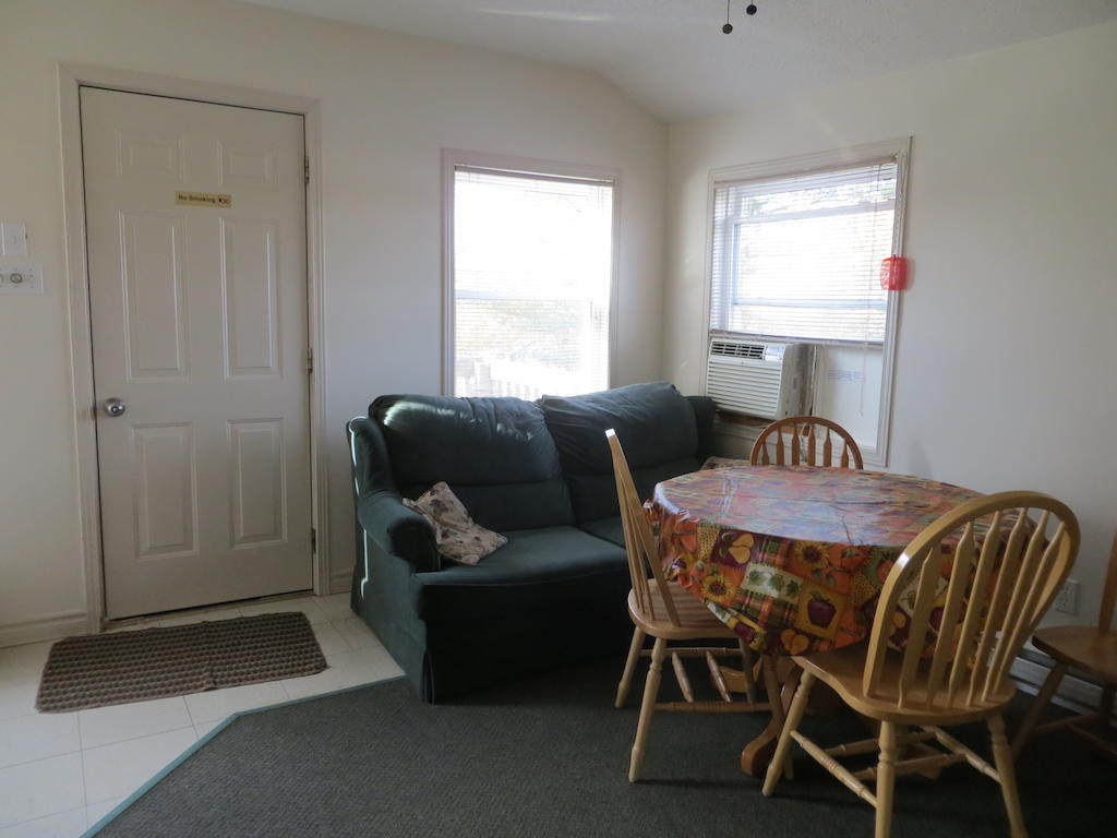 Halls Cottages Honey Harbor 客房 照片